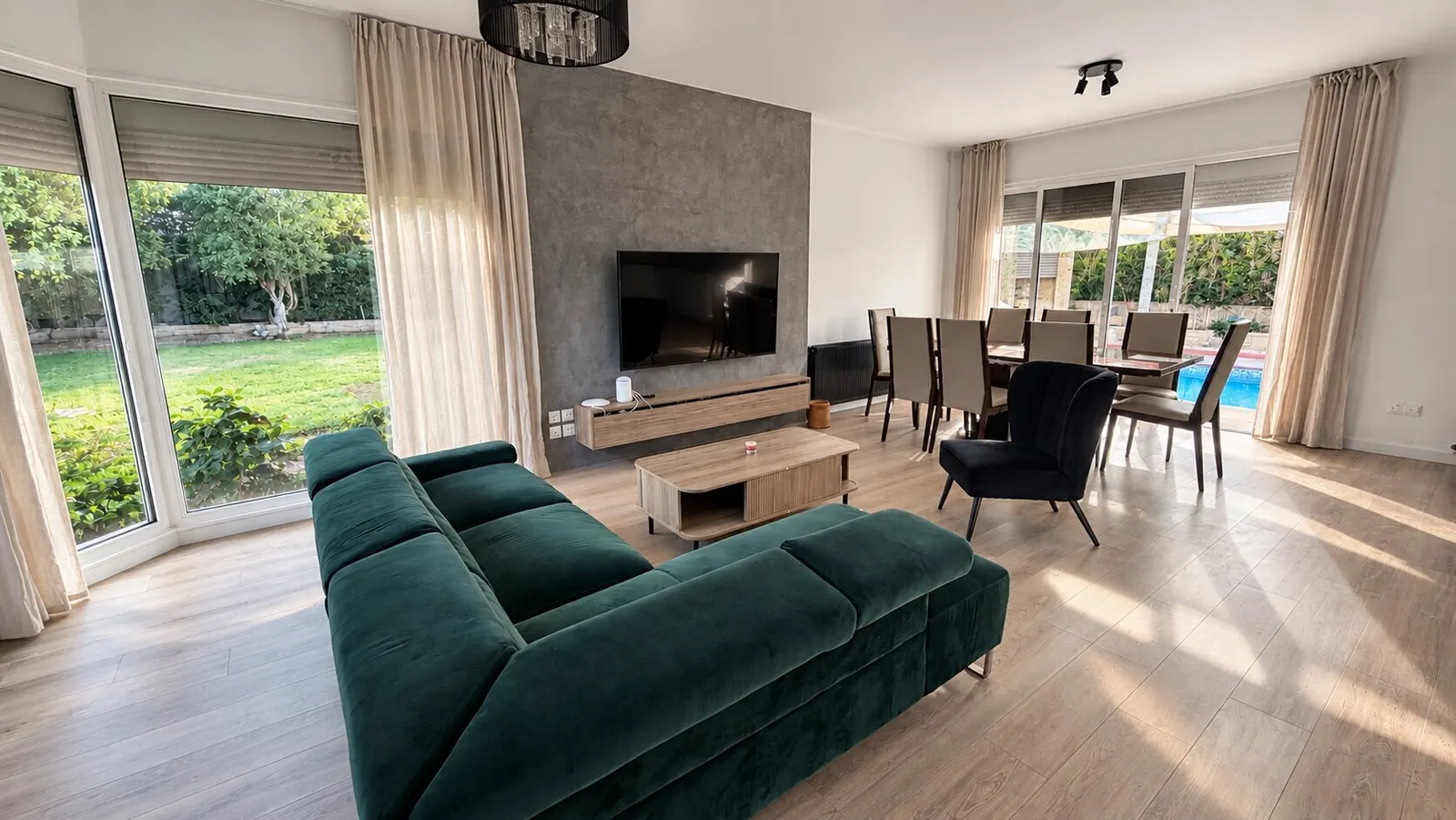 4-Bedroom Villa With Swimming Pool in Potamos Germasogeias